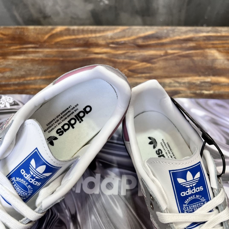 Adidas Sneakers